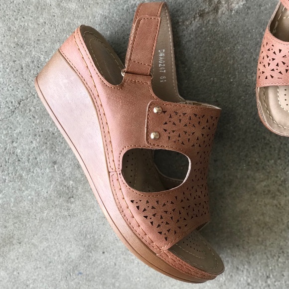 Italina Tan TStrap Comfort Sporty Velcro Sandal 10 - Picture 3 of 8